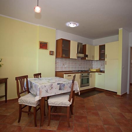 Apartment Pia Ровинь Экстерьер фото