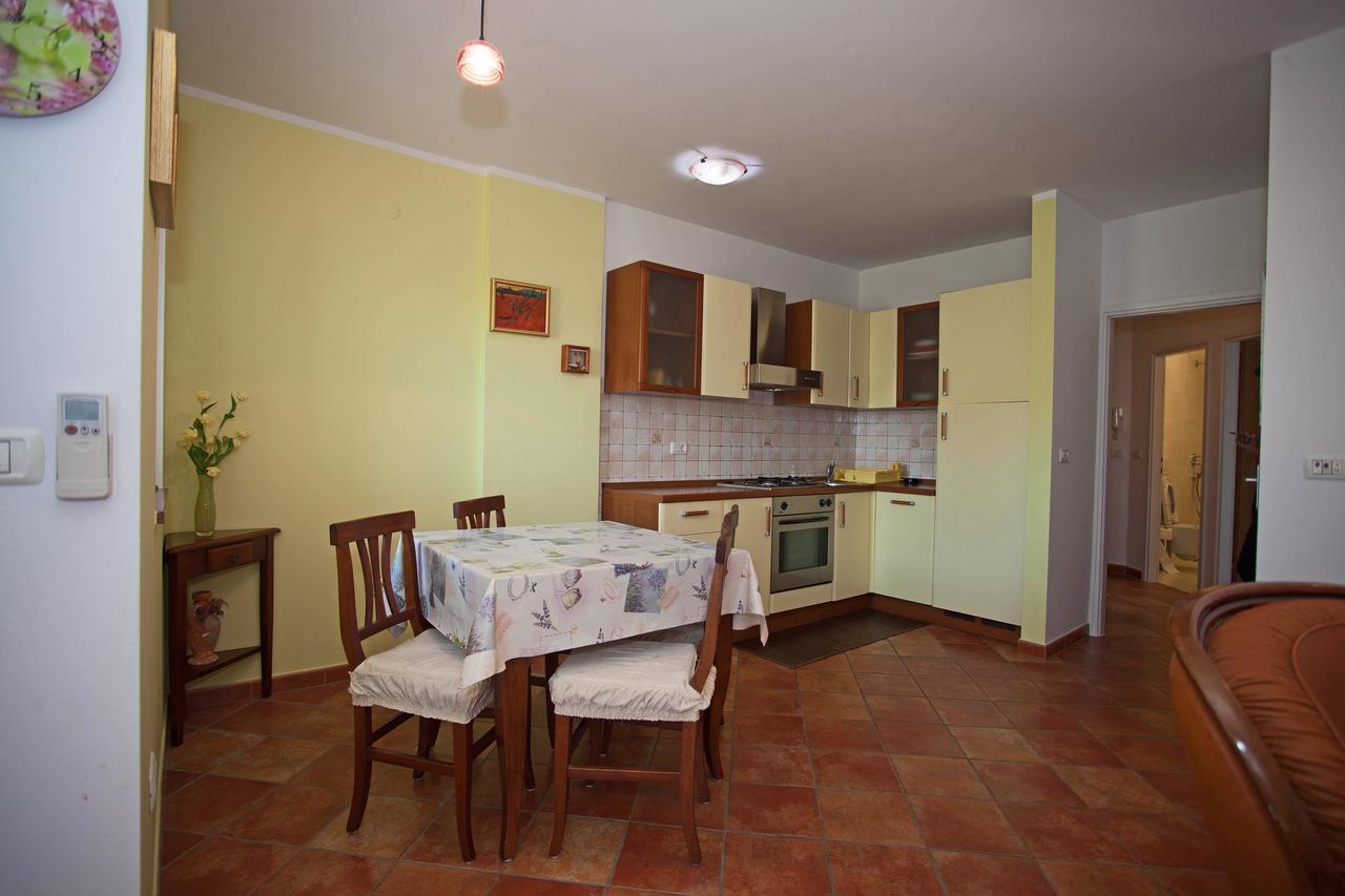 Apartment Pia Ровинь Экстерьер фото